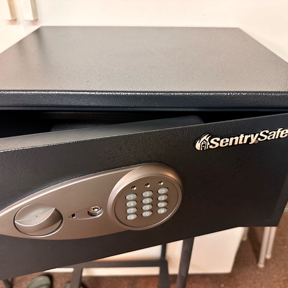 Sentry Safe Vault. Passcode and key lock. Barely used, like new - Picture 3 of 4